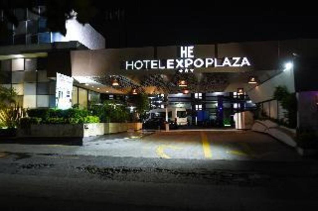 Hotel Portonovo Plaza Expo Сапопан Экстерьер фото